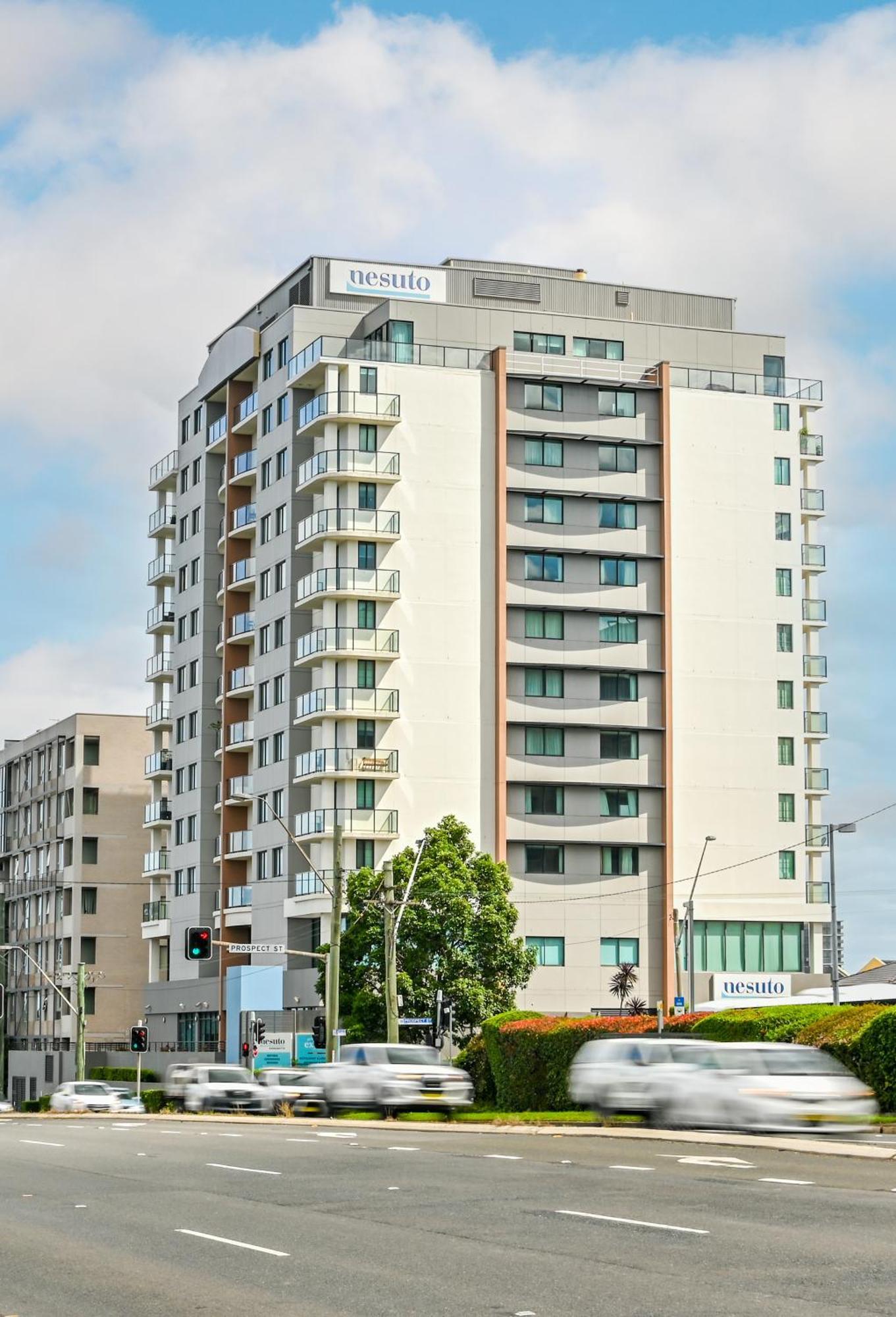 Nesuto Parramatta Aparthotel Sydney Exterior photo